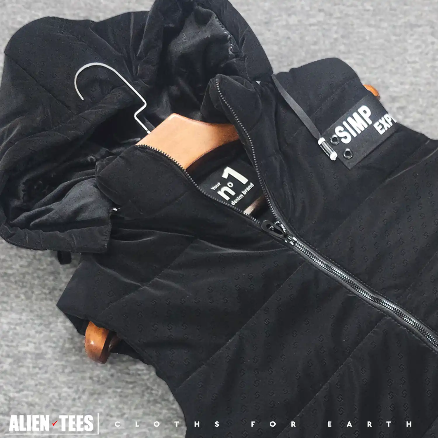 7W11 Raven Black - Glossy Stealth Sleeveless Padded