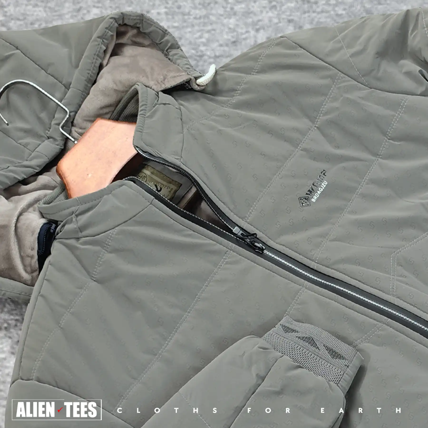 7W22 Steel Grey - Glossy Synth Padded Jacket