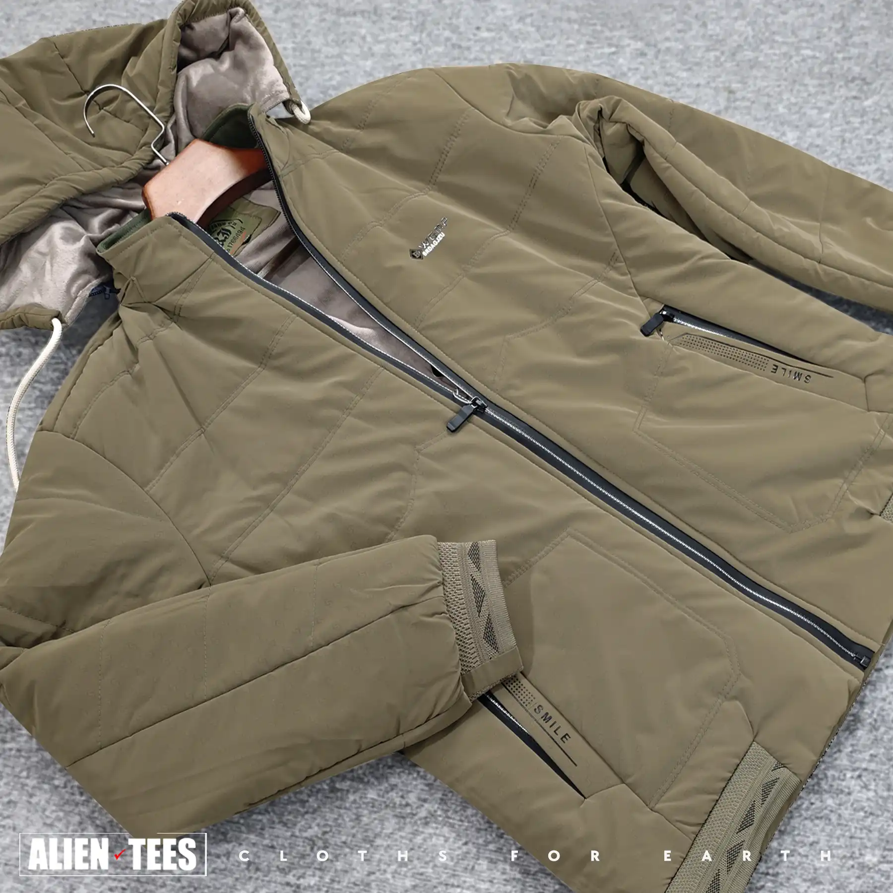 7W26 Dark Beige - Glossy Synth Padded Jacket