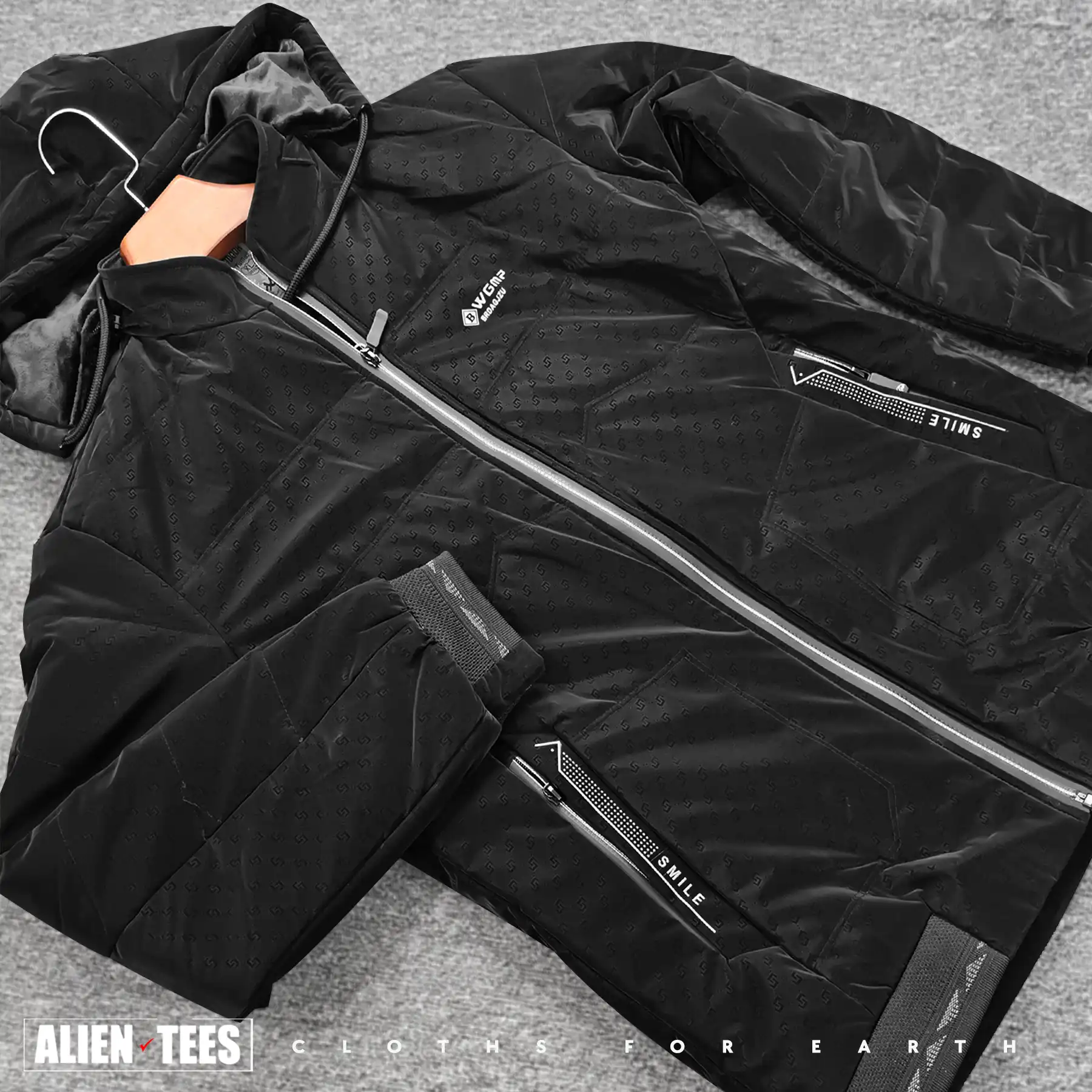 7W25 Smoky Black - Glossy Synth Padded Jacket