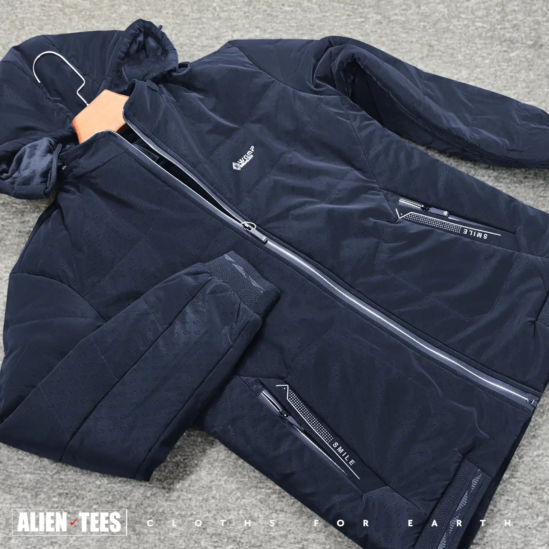 7W23 Night Blue - Glossy Synth Padded Jacket